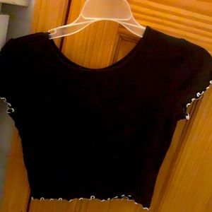 I am selling forever 21 crop top! 🖤 size M